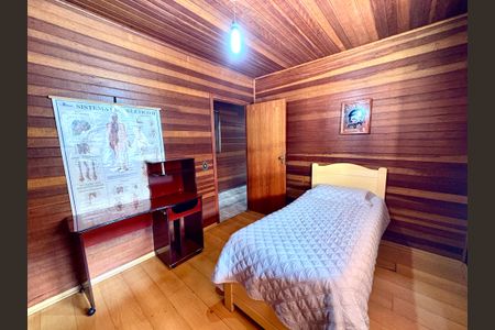 Casa à venda com 750m², 3 quartos e 6 vagas Casa à venda com 750m², 3 quartos e 6 vagasQuarto 1