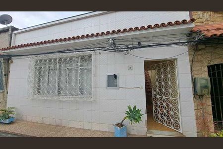 Casa à venda com 61m², 2 quartos e 1 vaga