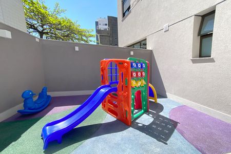 Apartamento à venda com 1410m², 3 quartos e 2 vagas Apartamento à venda com 1410m², 3 quartos e 2 vagasÁrea comum - Playground