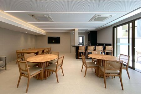 Apartamento à venda com 1410m², 3 quartos e 2 vagas Apartamento à venda com 1410m², 3 quartos e 2 vagasÁrea comum - Salão de festas