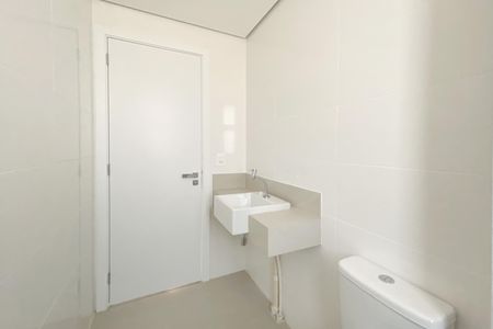 Apartamento à venda com 1410m², 3 quartos e 2 vagas Apartamento à venda com 1410m², 3 quartos e 2 vagasBanheiro da Suíte