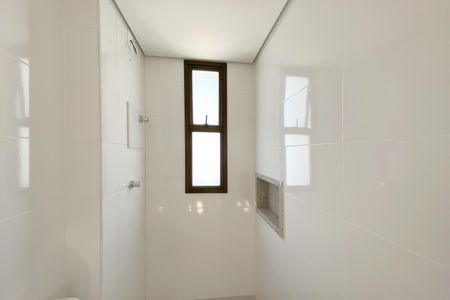 Apartamento à venda com 1410m², 3 quartos e 2 vagas Apartamento à venda com 1410m², 3 quartos e 2 vagasBanheiro da Suíte
