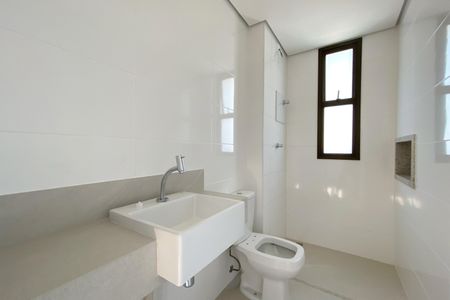 Apartamento à venda com 1410m², 3 quartos e 2 vagas Apartamento à venda com 1410m², 3 quartos e 2 vagasBanheiro da Suíte