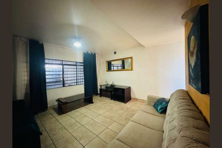 Casa à venda com 182m², 3 quartos e 2 vagas