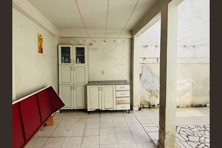 Casa à venda com 182m², 3 quartos e 2 vagas