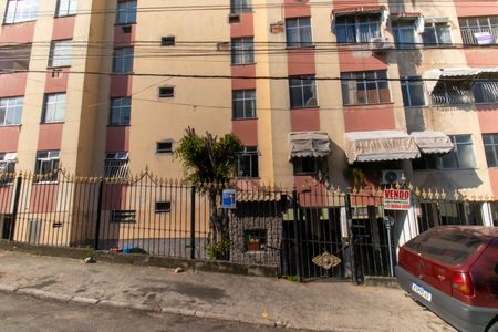 Apartamento para alugar com 52m², 2 quartos e 1 vaga Apartamento para alugar com 52m², 2 quartos e 1 vagaFachada e placa