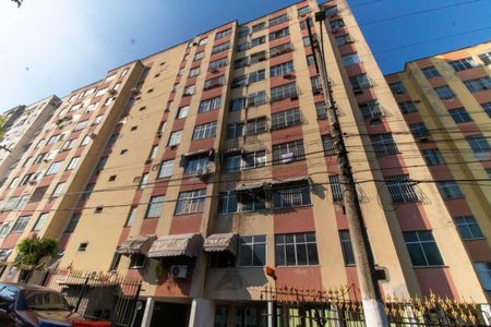 Apartamento para alugar com 52m², 2 quartos e 1 vaga Apartamento para alugar com 52m², 2 quartos e 1 vagaFachada e placa