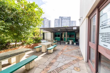 Apartamento à venda com 65m², 2 quartos e sem vagaÁrea comum - Churrasqueira