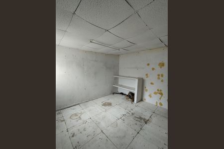 Casa à venda com 240m², 3 quartos e 2 vagas Casa à venda com 240m², 3 quartos e 2 vagasDentro do depósito