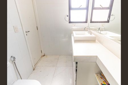 Apartamento à venda com 127m², 3 quartos e 2 vagasBanheiro da Suíte