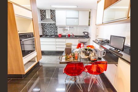 Apartamento à venda com 127m², 3 quartos e 2 vagasCozinha