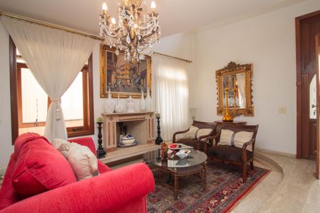 Casa à venda com 400m², 4 quartos e 8 vagasSala