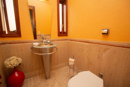 Casa à venda com 400m², 4 quartos e 8 vagasLavabo