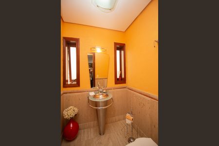 Casa à venda com 400m², 4 quartos e 8 vagasLavabo