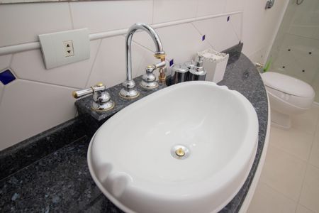 Casa à venda com 400m², 4 quartos e 8 vagasBanheiro - Quarto 2