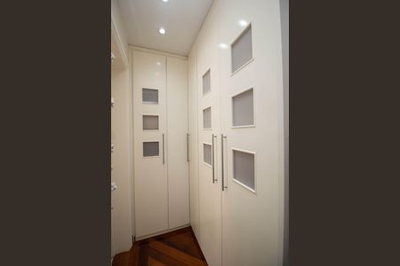 Casa à venda com 400m², 4 quartos e 8 vagasCloset - Quarto 3