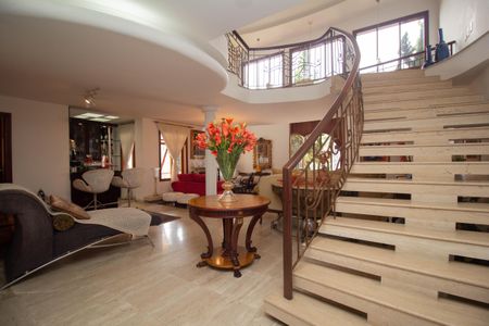 Casa à venda com 400m², 4 quartos e 8 vagasSala