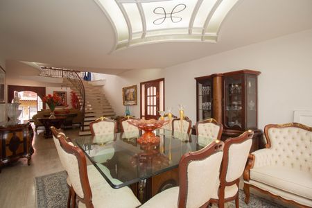 Casa à venda com 400m², 4 quartos e 8 vagasSala