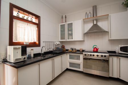 Casa à venda com 400m², 4 quartos e 8 vagasCozinha