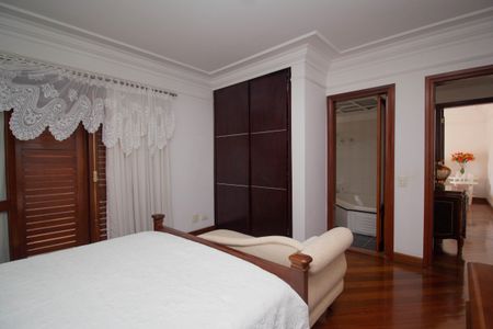 Casa à venda com 400m², 4 quartos e 8 vagasQuarto 4