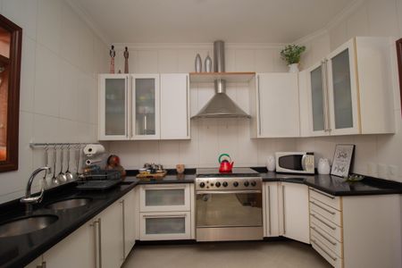 Casa à venda com 400m², 4 quartos e 8 vagasCozinha