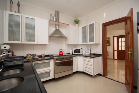 Casa à venda com 400m², 4 quartos e 8 vagasCozinha