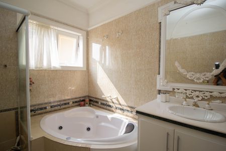 Casa à venda com 400m², 4 quartos e 8 vagasBanheiro - Quarto 3