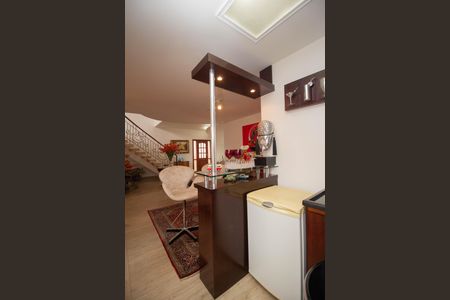 Casa à venda com 400m², 4 quartos e 8 vagasSala - Bar