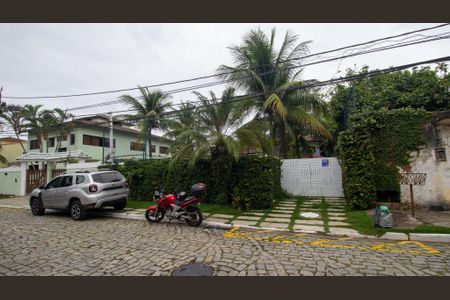 Casa de condomínio à venda com 350m², 4 quartos e 3 vagasFachada da Casa