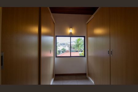 Casa de condomínio à venda com 350m², 4 quartos e 3 vagasCloset da Suíte 1
