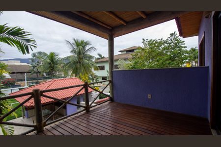 Casa de condomínio à venda com 350m², 4 quartos e 3 vagasVaranda da Suíte 1