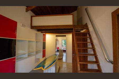 Casa de condomínio à venda com 350m², 4 quartos e 3 vagasSuíte 3