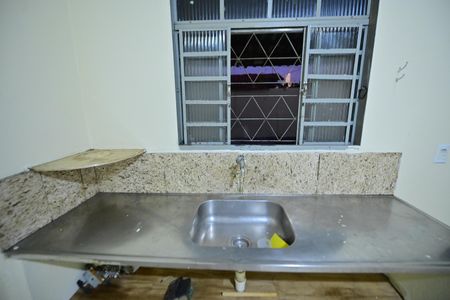 Casa para alugar com 80m², 2 quartos e 2 vagasCozinha