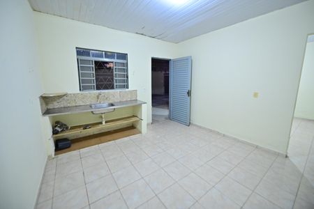 Casa para alugar com 80m², 2 quartos e 2 vagasCozinha