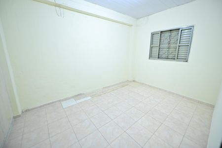 Casa para alugar com 80m², 2 quartos e 2 vagasQuarto
