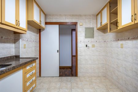 Apartamento à venda com 110m², 3 quartos e 2 vagasCozinha