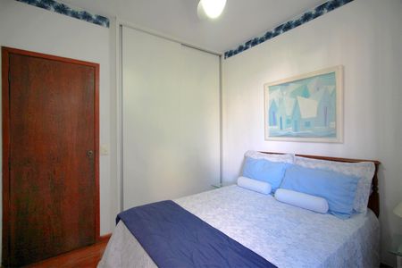 Apartamento à venda com 180m², 4 quartos e 2 vagasQuarto 