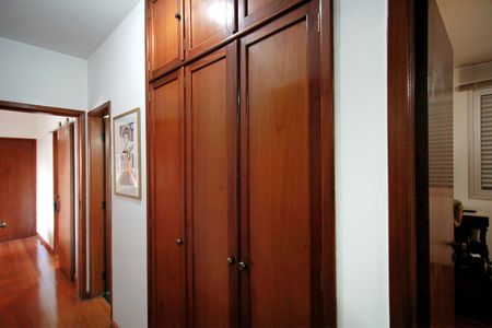 Apartamento à venda com 180m², 4 quartos e 2 vagasCorredor