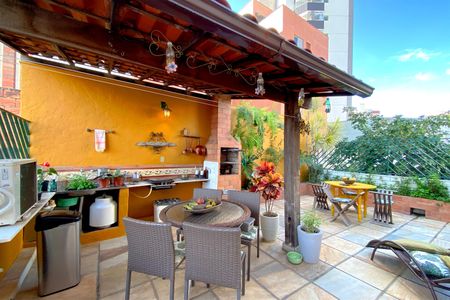 Apartamento à venda com 180m², 4 quartos e 2 vagasCobertura