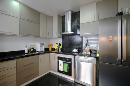 Apartamento à venda com 180m², 4 quartos e 2 vagasCozinha