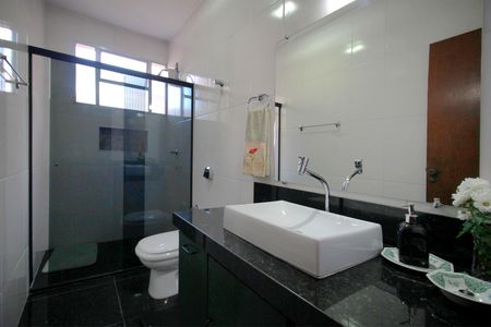 Apartamento à venda com 180m², 4 quartos e 2 vagasBanheiro