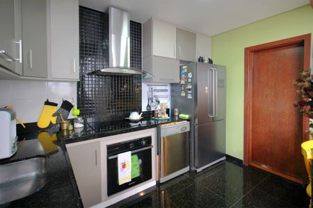 Apartamento à venda com 180m², 4 quartos e 2 vagasCozinha