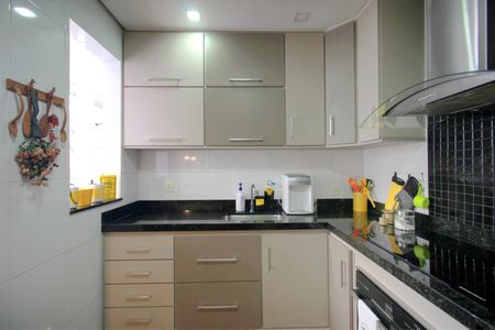 Apartamento à venda com 180m², 4 quartos e 2 vagasCozinha