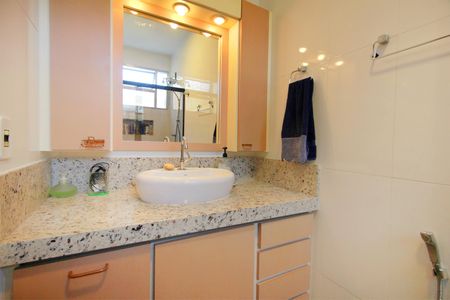 Apartamento à venda com 180m², 4 quartos e 2 vagasBanheiro da Suíte 2