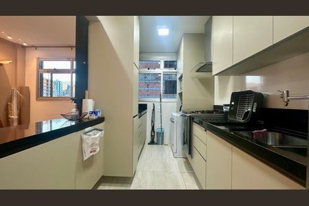 Apartamento à venda com 68m², 2 quartos e 2 vagasCozinha