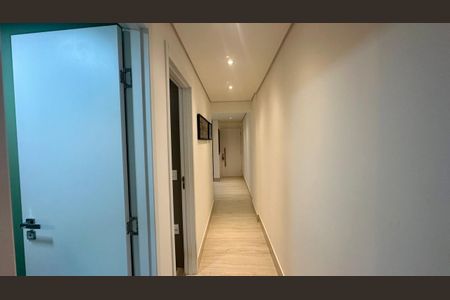 Apartamento à venda com 68m², 2 quartos e 2 vagasCorredor