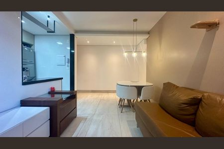 Apartamento à venda com 68m², 2 quartos e 2 vagasSala