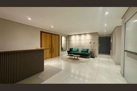 Apartamento à venda com 68m², 2 quartos e 2 vagasHall social