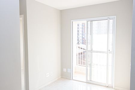 Apartamento à venda com 44m², 2 quartos e 1 vaga Apartamento à venda com 44m², 2 quartos e 1 vagaSala
