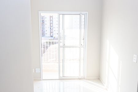 Apartamento à venda com 44m², 2 quartos e 1 vaga Apartamento à venda com 44m², 2 quartos e 1 vagaSala